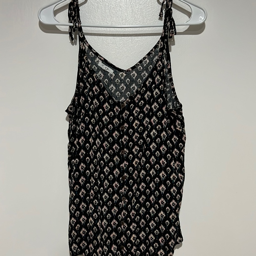 Maurice’s brand tank